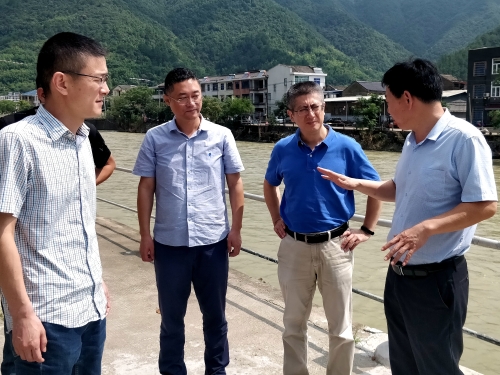 市水利局领导指导鄞江、章水、龙观三家水厂台风“烟花”灾后恢复工作