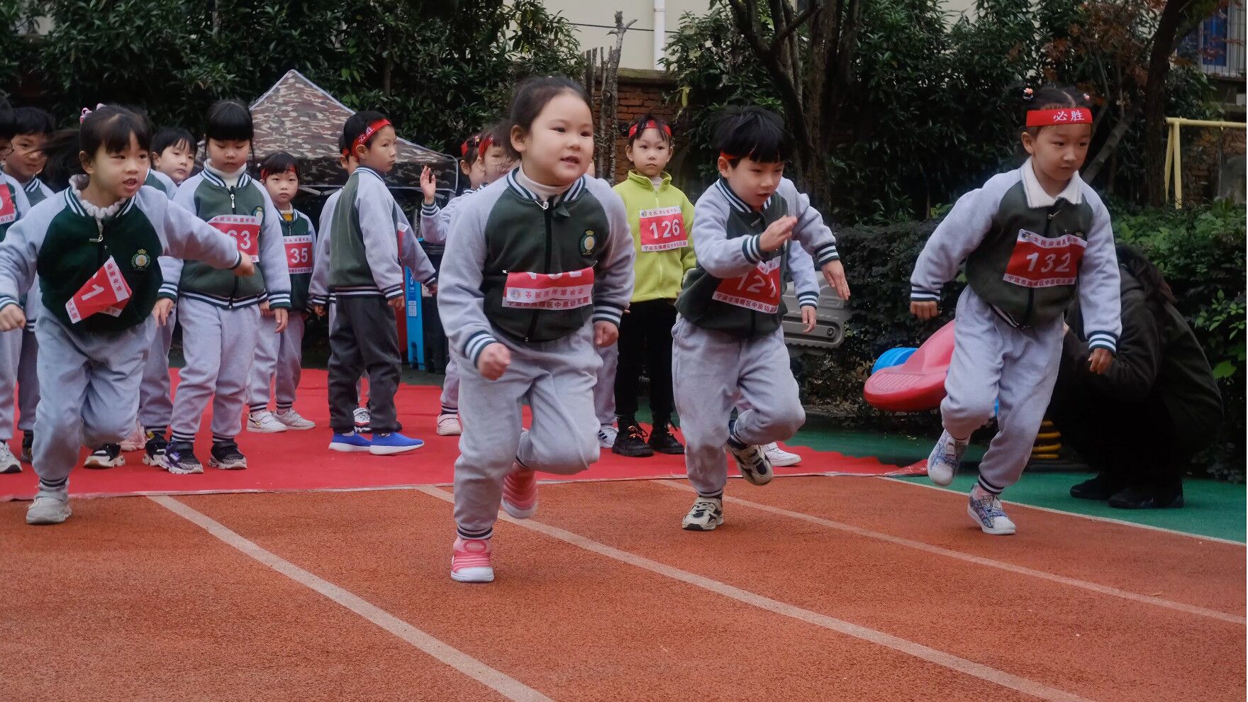 悦享暖冬，玩转运动——中原幼儿园开展趣味运动会